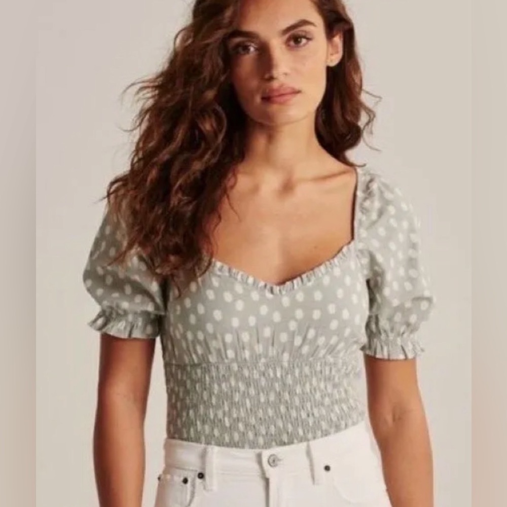 NWT Abercrombie & Fitch Shirt Green Polka Dot Smocked Waist Top XS